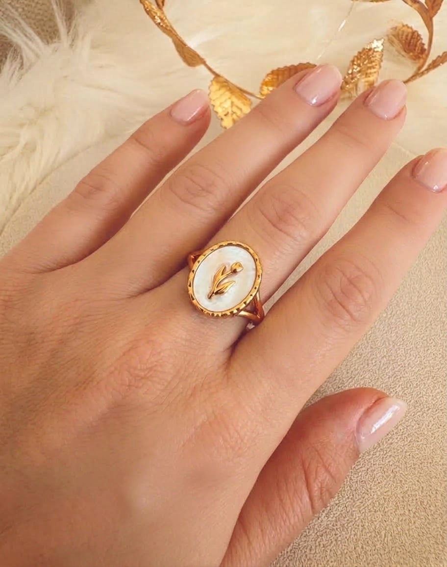 Tulip Shell Open Ring