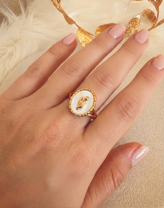 Tulip Shell Open Ring