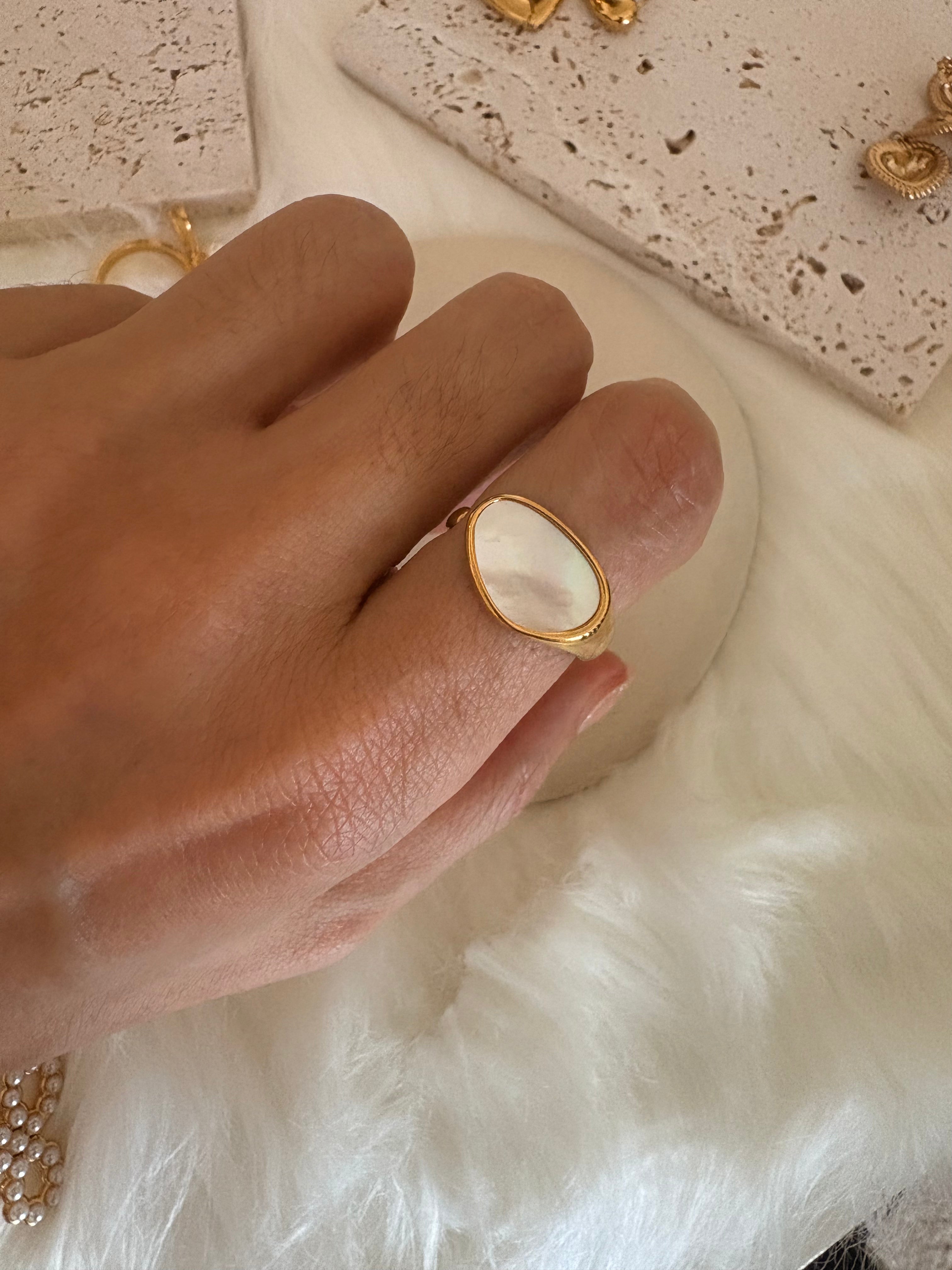 Lumi Shell Rings