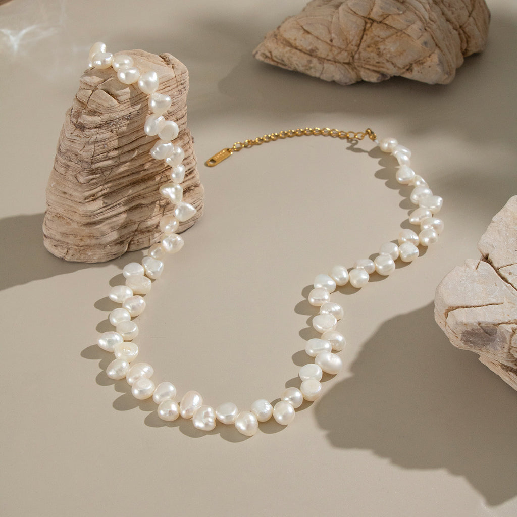 Row Broque Pearl Necklace