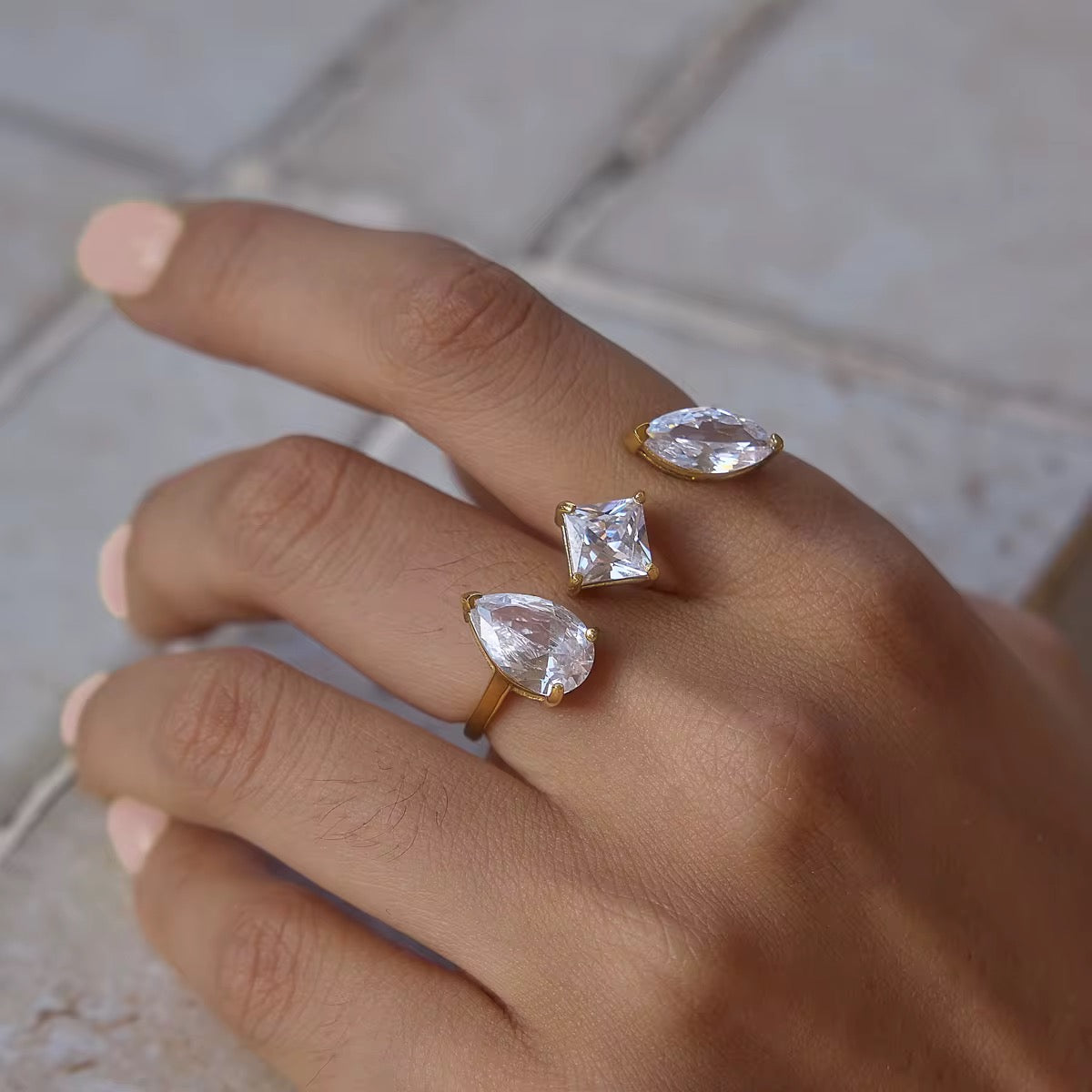 Glowmore Two-Finger Ring