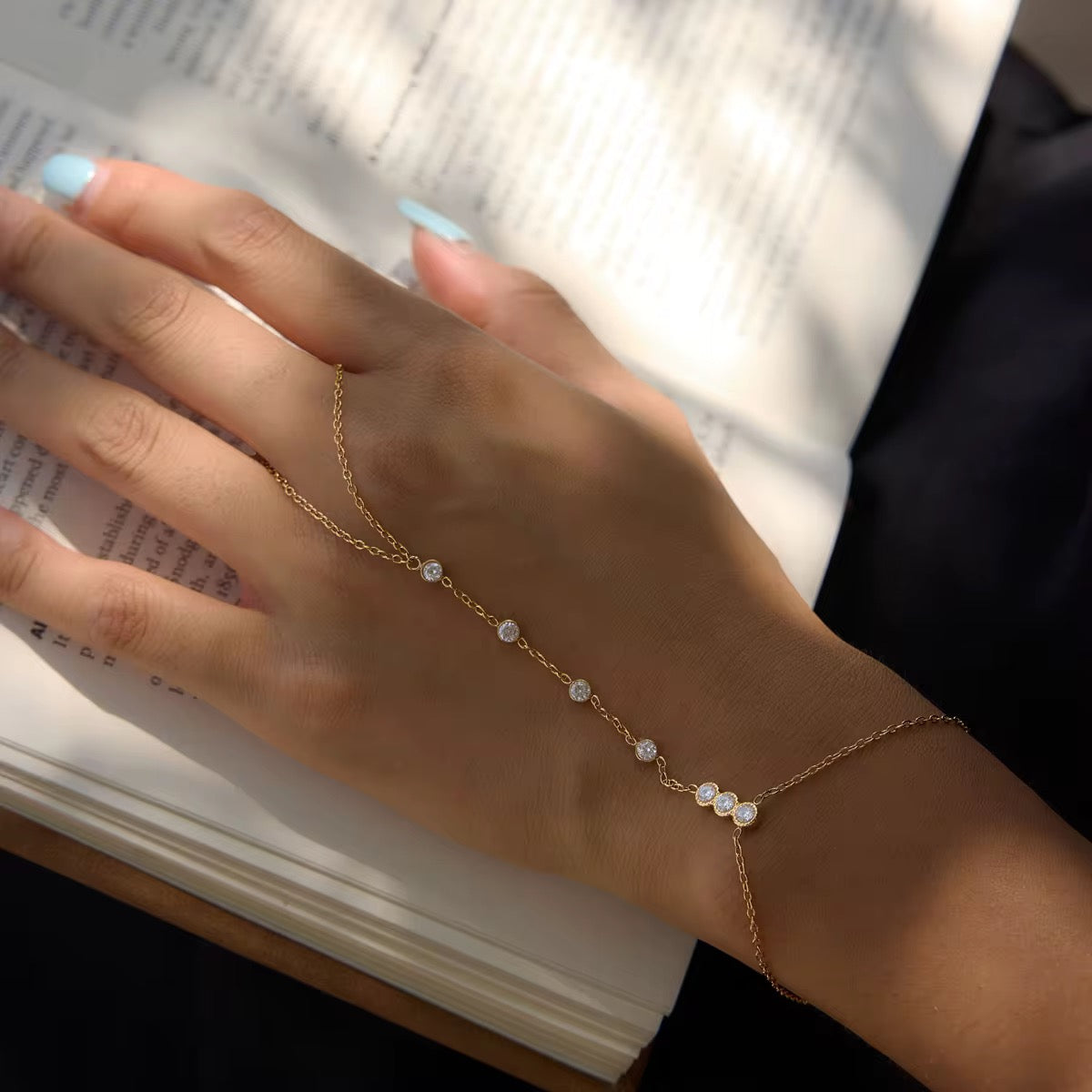Lumi Hand Chain