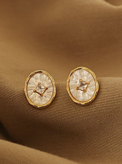 Mother of Pearl Horizons Stud