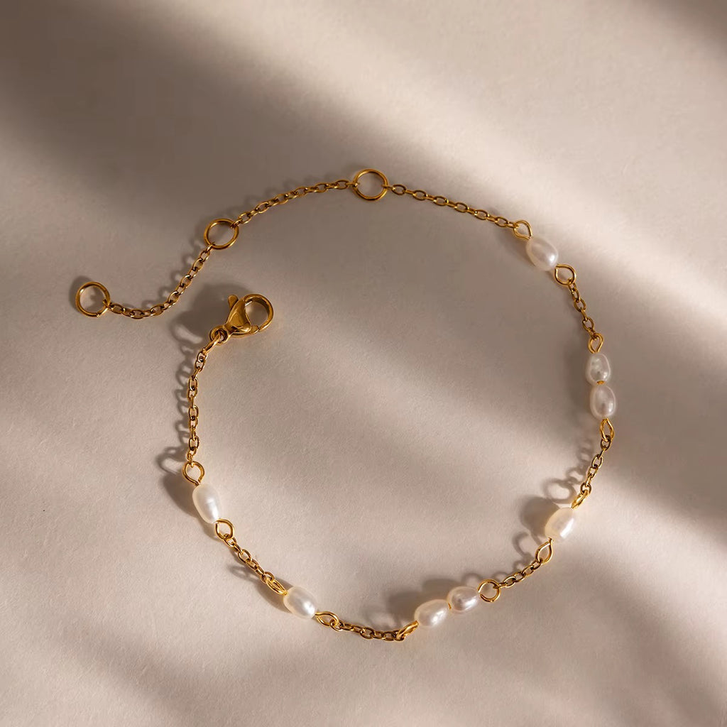 Muse Pearl Bracelet