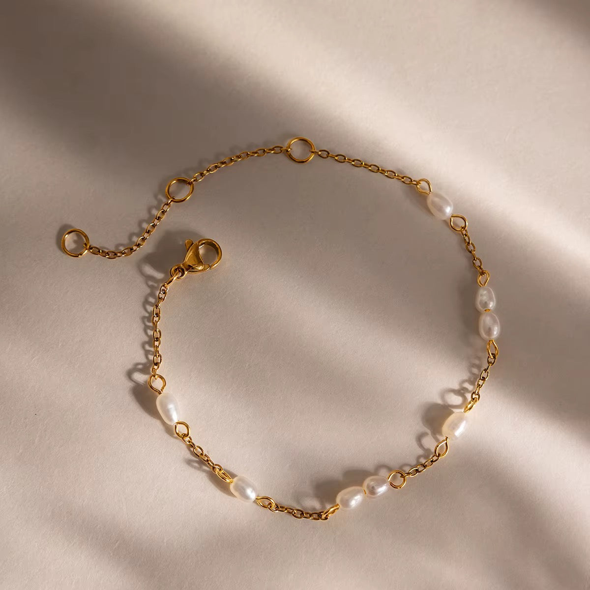 Muse Pearl Bracelet