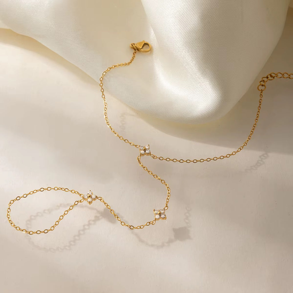 Clover Handchain