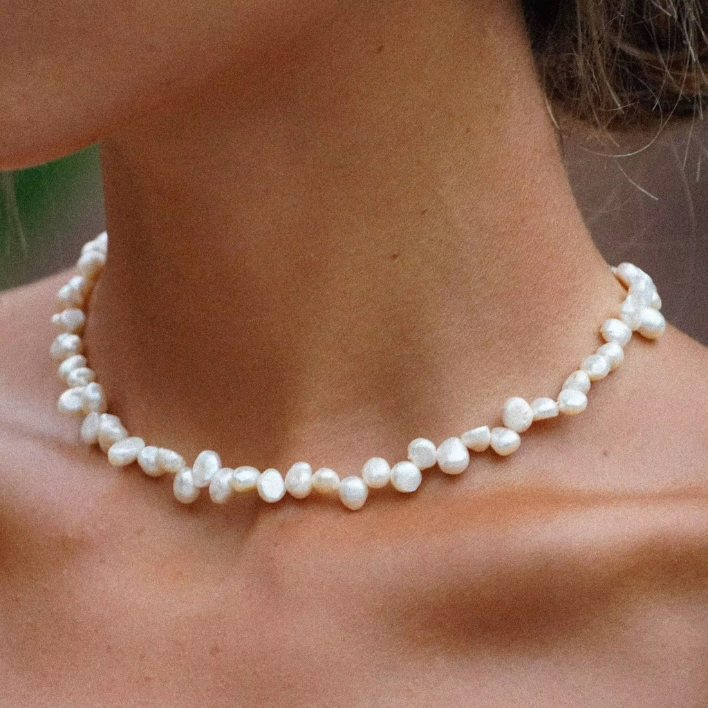 Row Broque Pearl Necklace