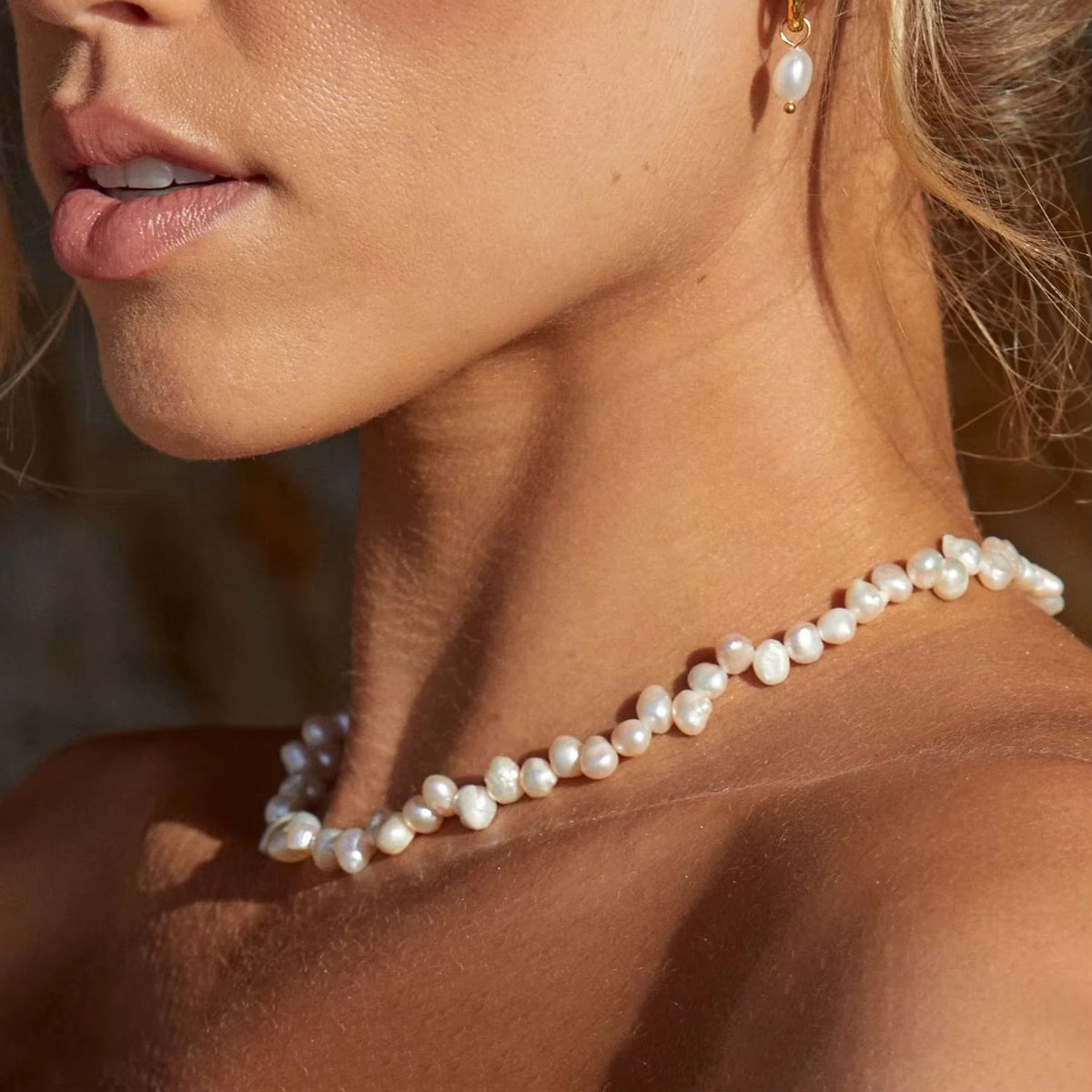 Row Broque Pearl Necklace