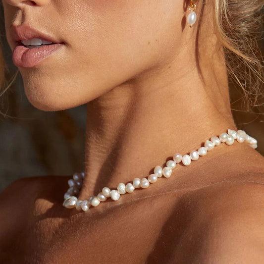 Row Broque Pearl Necklace
