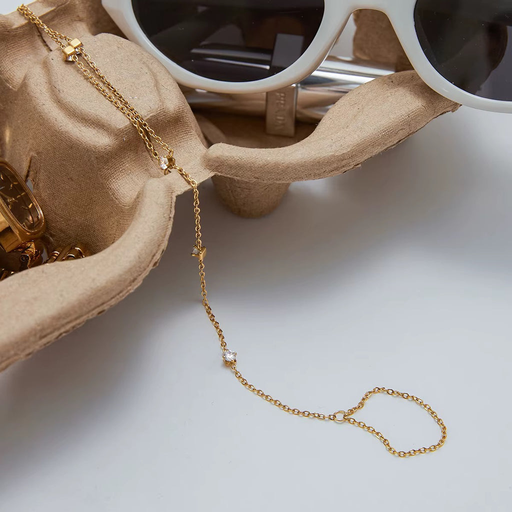 Dainty Handchain