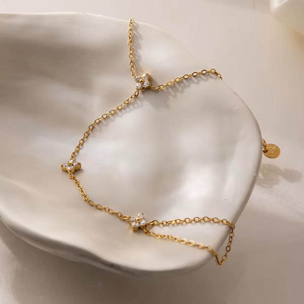 Clover Handchain